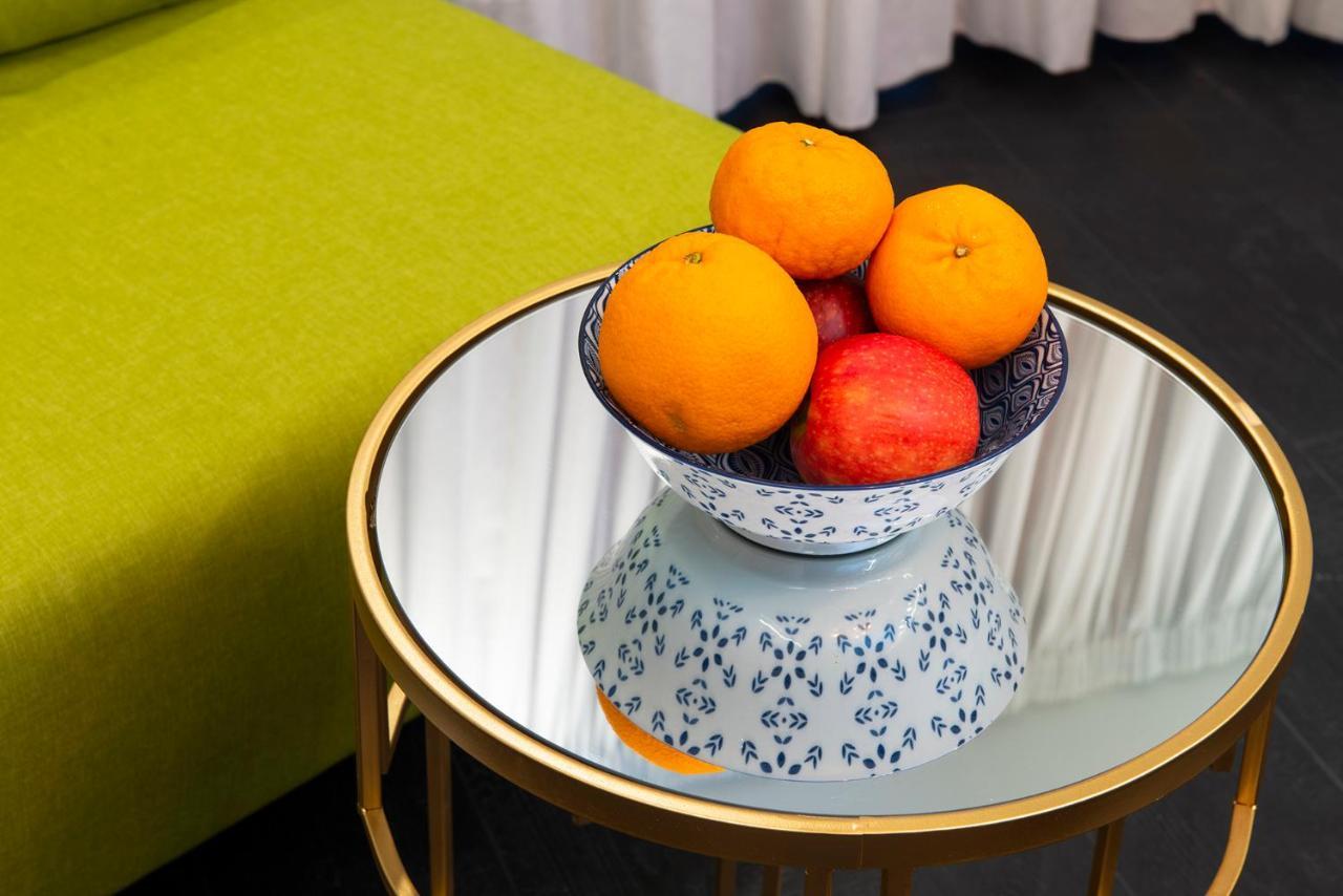 Crown Sea Apart Hotel Tel Aviv Bagian luar foto