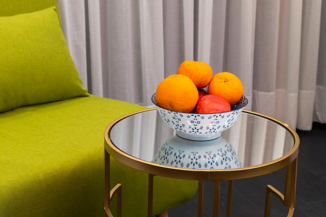Crown Sea Apart Hotel Tel Aviv Bagian luar foto