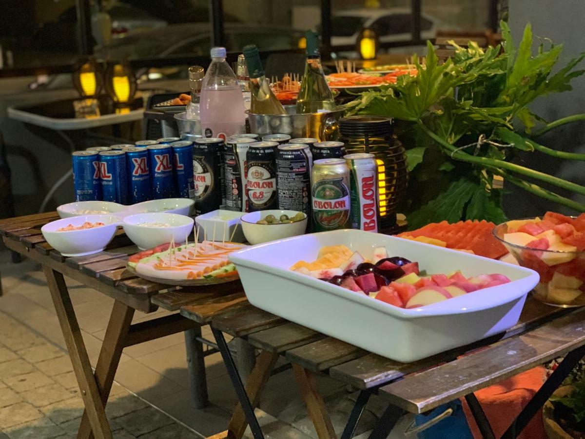 Crown Sea Apart Hotel Tel Aviv Bagian luar foto